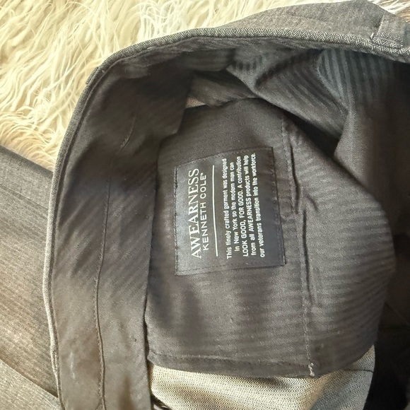 Men's Classic Gray Blazer - Picture 7 of 8